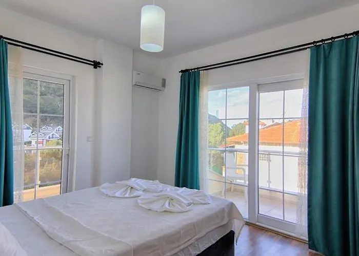 Detached With Private Pool In Oeluedeniz, Villa *
