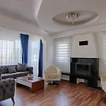 Detached With Private Pool In Oeluedeniz, Vila