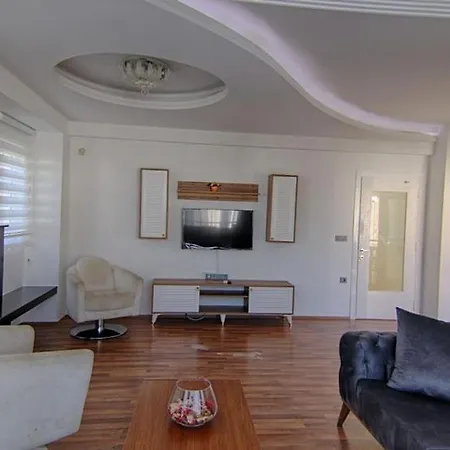 Detached With Private Pool In Oeluedeniz, Villa
