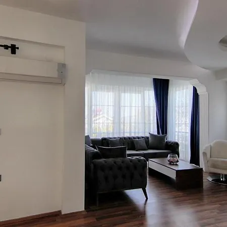 Detached With Private Pool In Oeluedeniz,