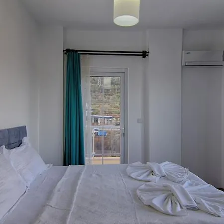 Detached With Private Pool In Oeluedeniz, Villa