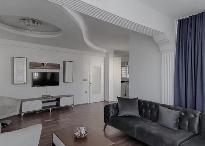 Detached With Private Pool In Oeluedeniz, Вилла *
