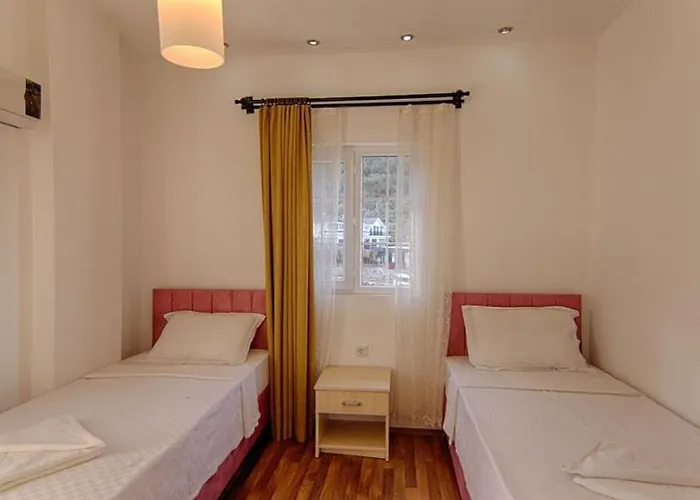 Detached With Private Pool In Oeluedeniz, Vila