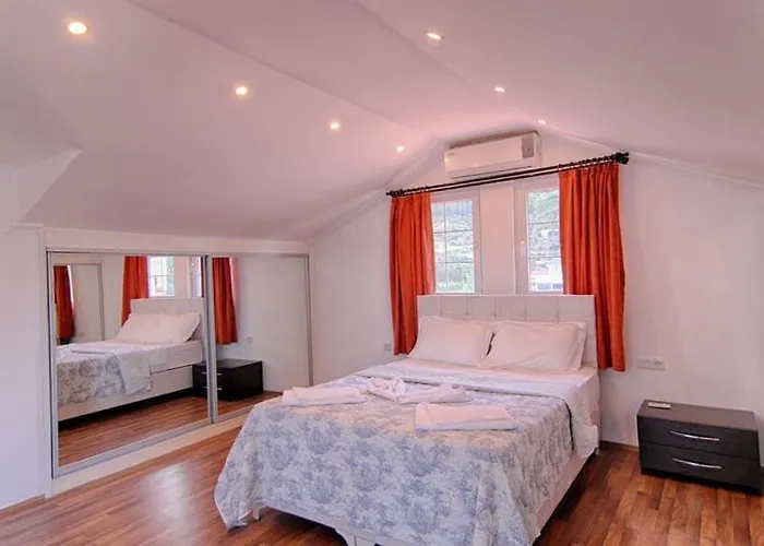Вилла Detached With Private Pool In Oeluedeniz,