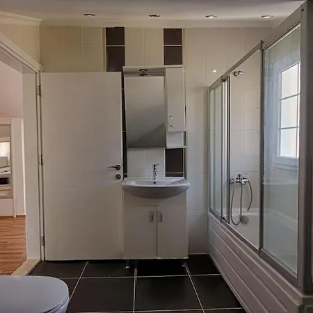 Detached With Private Pool In Oeluedeniz, 别墅 *